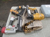 STANLEY BOSTITCH T40S2 PNEUMATIC STAPLER W/ BOX OF STAPLES, BOSTITCH BTFP12233 18 GA BRAD NAILER, &