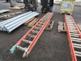 28' FIBERGLASS EXTENSION LADDER