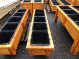 (1) 1' X 6' X 18'' CEDAR 5-POT PLANTER BOX