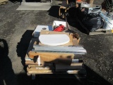 APPROX (14) TOILET SEATS & ASSORTED WIRE