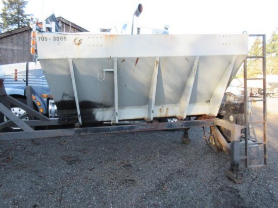 16' X 8' X 8' SAND SPREADER ATTACHMENT