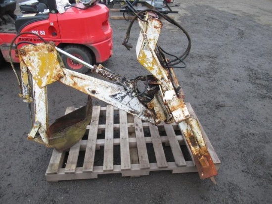 NORCAL 905 SKID STEER HYDRAULIC BACKHOE ATTACHMENT W/ 12'' DIGGING BUCKET