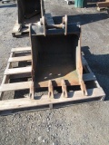 CATERPILLAR EXCAVATOR 24'' 4-TOOTH DIGGING BUCKET