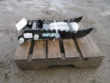 2025 FUTURE 8'' MINI EXCAVATOR HYDRAULIC THUMB ATTACHMENT (UNUSED)