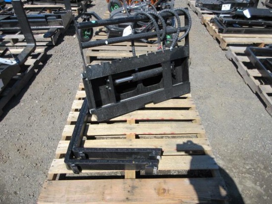 2025 FUTURE FT-CYHC MINI SKID STEER SIDE SHIFT FORK ATTACHMENT W/ 30'' X 3'' FORKS (UNUSED)