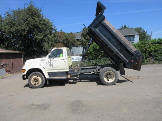 1998 FORD F-700 SINGLE AXLE DUMP TRUCK