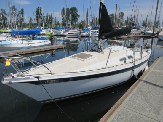 1975 ERICSON 23 SAILBOAT