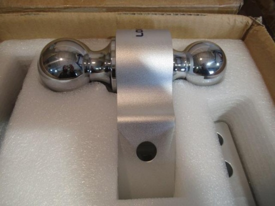 2'' ADJUSTABLE TRAILER HITCH KIT W/ LOCK, & 2'' & 2 5/16'' BALLS (UNUSED)