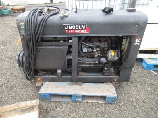 LINCOLN SA300-TM27 CLASSIC III GAS POWERED PIPELINE ARC WELDER, CONTINENTAL TM27 4 CYL, METER READS