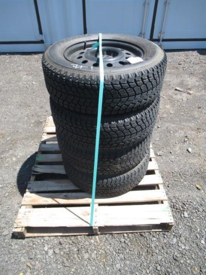 (4) HOKOHAMA GUARDEX RV F340 STUDLESS 235/60R16 TIRES ON UNIVERSAL PATTERN 5 LUG STEEL WHEELS