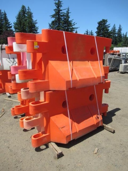 (10) 6' ROO GUARDS INTERLOCKING BARRIERS