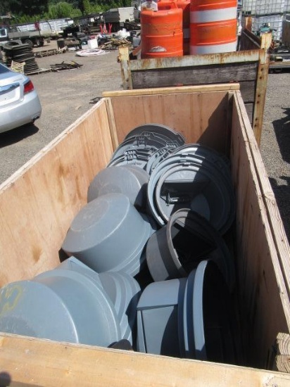 8' X 4' X 42'' WOOD CRATE W/ TRASH CAN LIDS