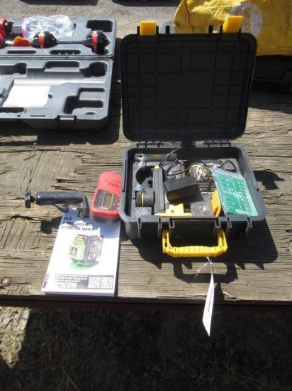 **PULLED** ALLOYMAN ALL12 12-LINE SELF LEVELING LASER LEVEL KIT W/ BATTERY & CHARGER, & APACHE