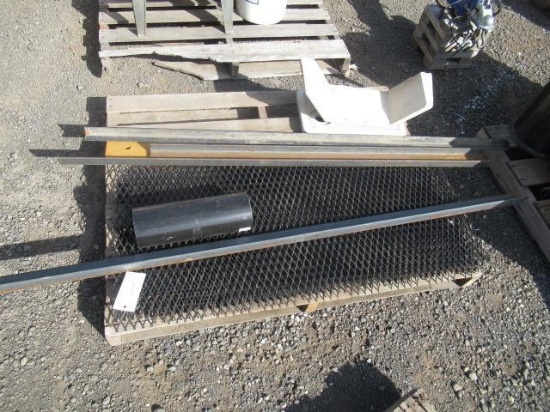 (6) 4' X 2' STEEL GRATED PANELS & ASSORTED ANGLE IRON
