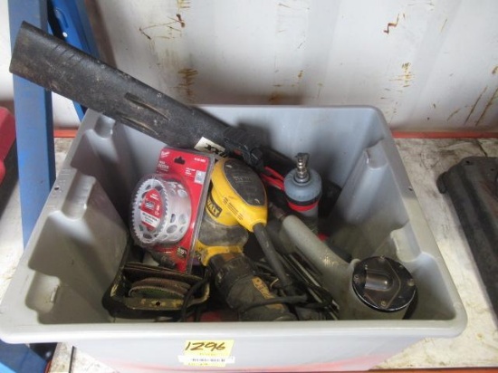 DEWALT 1/4'' PALM SANDER, 4'' MILWAUKEE HOLE DOZER HOLE SAW BIT (UNUSED), 4'' CORDED ANGLE GRINDER,
