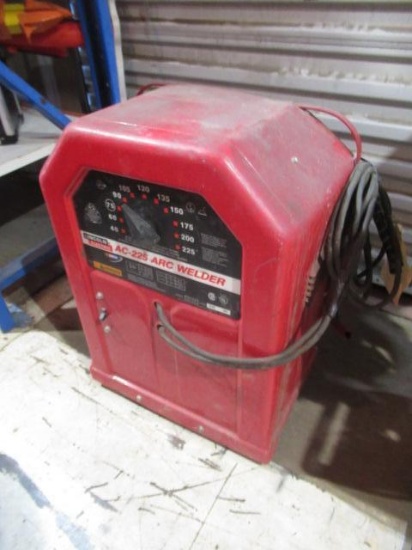 LINCOLN AC-225 ARC WELDER W/ LEADS