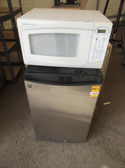 GENERAL ELECTRIC MINI FRIDGE & SHARP MICROWAVE