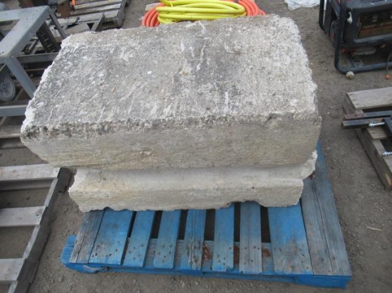 40'' X 2' X 2' CONCRETE BARRIER BLOCK