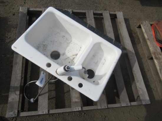 KOHLER 2-COMPARTMENT KITCHEN SINK