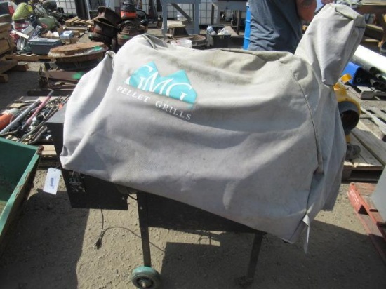GMG PELLET GRILL W/ COVER