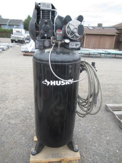 HUSKY VERTICAL AIR COMPRESSOR W/ HOSE & REGULATORS, 3.7HP, 155PSI, 60GAL RECEIVER TANK