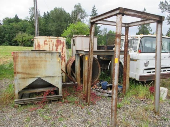 STEEL MATERIAL HOPPER FILLED W/ 60 GRIT ABRASIVE MATERIAL, MATERIAL HOPPER, STEEL BLASTING CABINET,