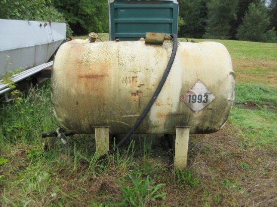 LIQUID STORAGE TANK