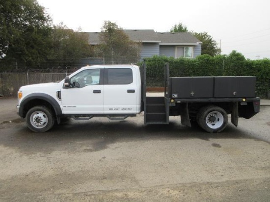 2017 Ford F-550 XLT Crew Cab 4x4 Flatbed