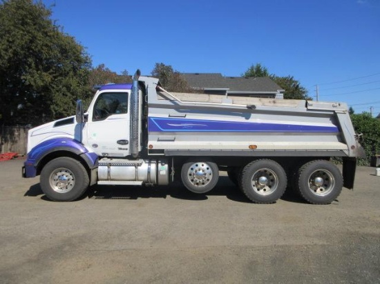 2022 Kenworth T880 12-14 Yard Dump Truck