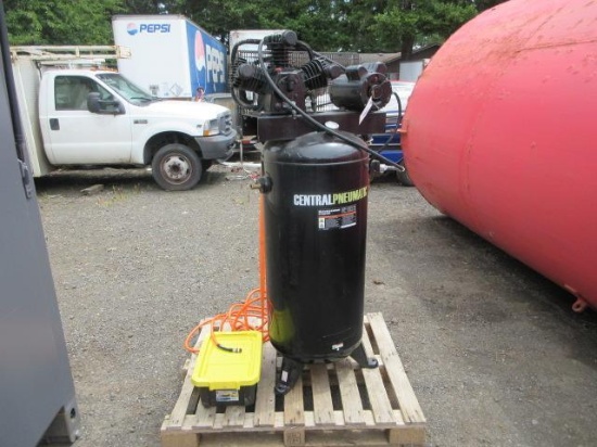 CENTRAL PNEUMATIC 60 GAL, 5HP, 165 PSI OIL LUBRICATED VERTICAL AIR COMPRESSOR