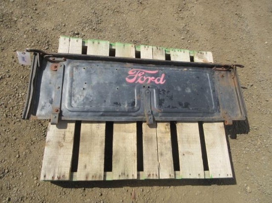 VINTAGE FORD TRUCK TAILGATE