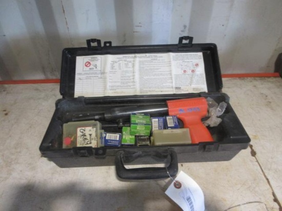 REMINGTON 494 POWDER ACTUATED FASTENER TOOL W/ CASE