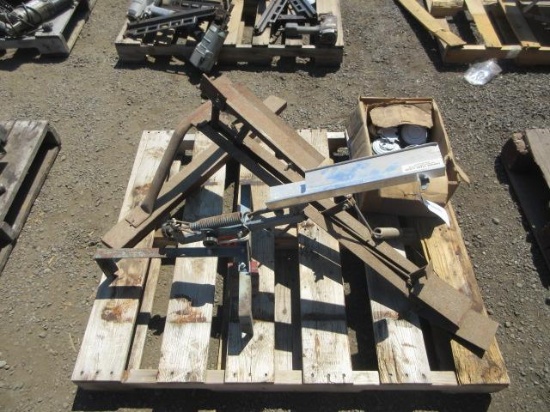(2) CLAY PIGEON LAUNCHERS & BOX OF CLAY PIGEONS