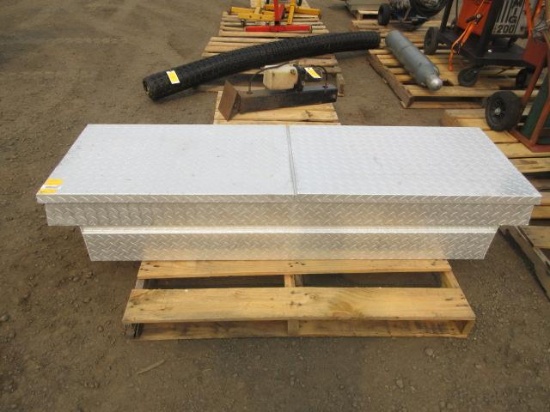 69'' X 21'' TRUCK BOX *NO KEY*