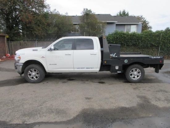 2022 DODGE RAM 3500 HEAVY DUTY LARAMIE 4X4 CREW CAB FLATBED TRUCK