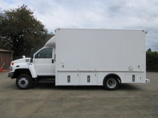 2005 GMC C5500 4X4 COMMAND CENTER BOX TRUCK
