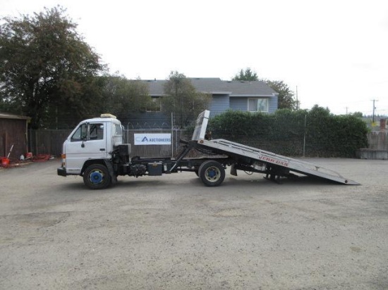 1988 ISUZU NPR ROLL-BACK FLATBED TOW TRUCK