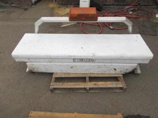 72'' ALUMINUM HEADACHE RACK W/ BEACON LIGHT & DELTA TRUCK BOX W/ ASSORTED CONTENTS *NO KEY*