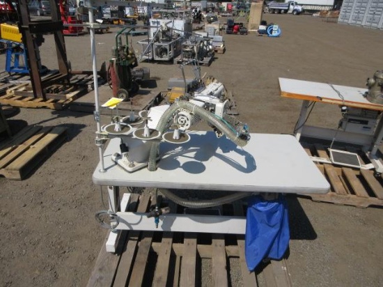 UNICORN FM8603 SEWING MACHINE W/ TABLE & FOOT PEDAL CONTROL