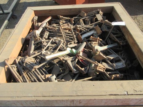 ELLIS MFG MINING SHORE CLAMPS W/ 48'' X 48'' WOOD CRATE