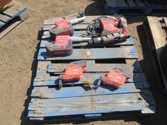 HILTI 1 3/4'' CORDED ROTARY HAMMER, (2) HAMMER VACS, (2) TE DRS-6-A ATTACHMENTS