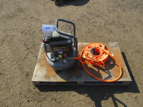 NIKOTA 2HP 4-GALLON AIR COMPRESSOR W/ HOSE