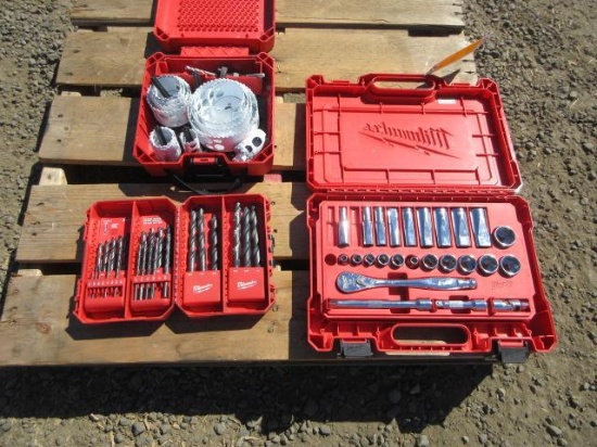 MILWAUKEE HOLE SAW BIT KIT, BLACK OXIDE DRILL BIT INDEX, & 3/8'' DRIVE SOCKET KIT W/ ADAPTER