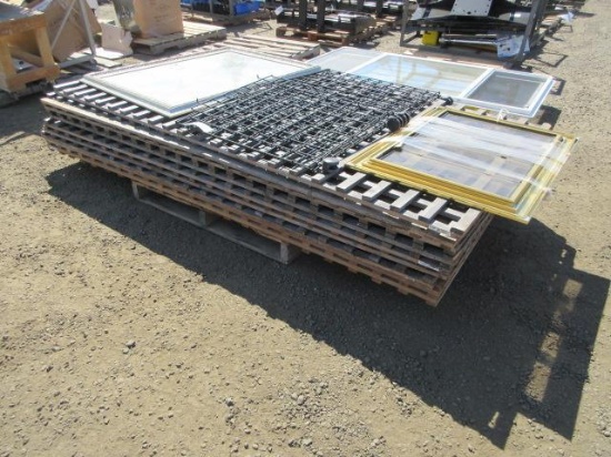 (9) 4' X 8' WOOD LATTICE PANELS, FOLDING STEEL CRATE, 46'' X 36'' FRAMED MIRROR, & (2) WINDOWS