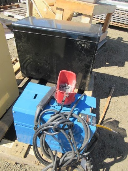 CHICAGO ELECTRIC 90 AMP FLUX WIRE WELDER & CRAFTSMAN 5-DRAWER TOOL BOX