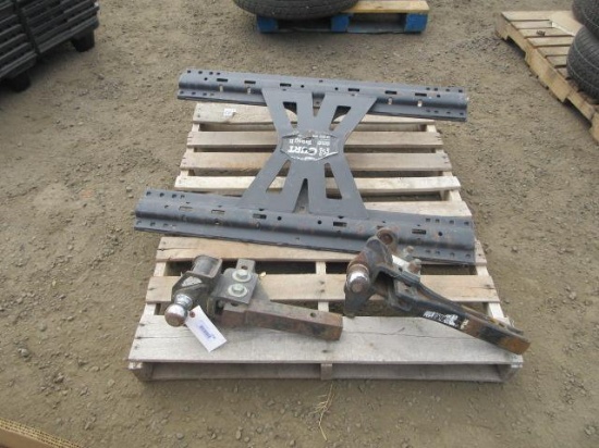 CURT 20000LB GOOSENECK HITCH, (2) ADJUSTABLE TRAILER HITCHES W/ 2 5/16'' BALLS