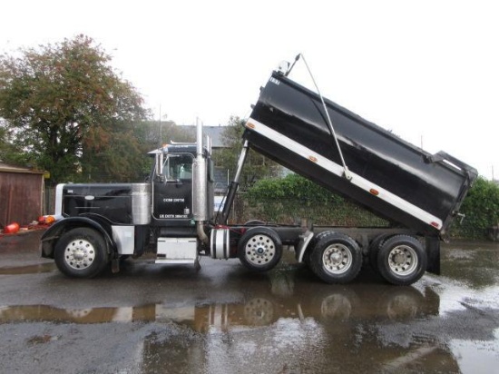 1997 Peterbilt 379 Tandem Axle Dump Truck