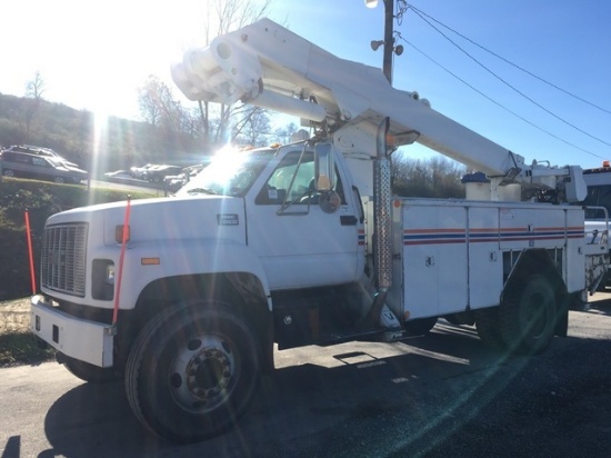 2002 GMC    C8500 LIFT ALL BUC