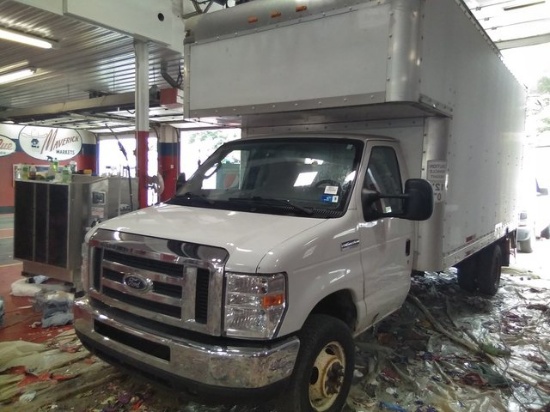 2015 Ford COMMERCIAL VANS E4