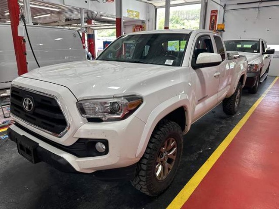 2017 Toyota Tacoma SR5 EXTENDED CAB